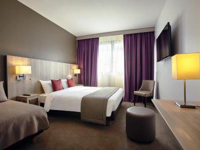 bedroom 1 - hotel mercure versailles parly 2 - versailles, france