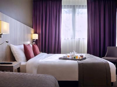 bedroom 2 - hotel mercure versailles parly 2 - versailles, france