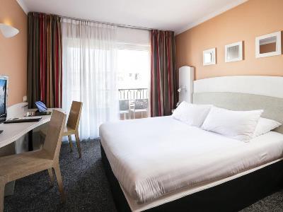 bedroom - hotel best western astoria - juan les pins, france