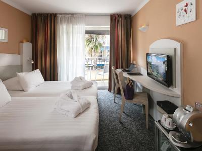 bedroom 1 - hotel best western astoria - juan les pins, france