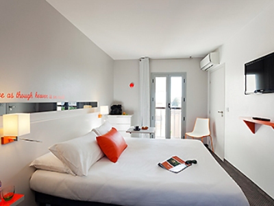 bedroom - hotel ibis styles juan les pins - juan les pins, france