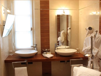 bathroom - hotel au grand hotel de sarlat - sarlat la caneda, france