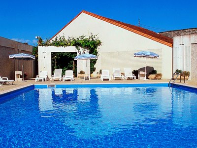 outdoor pool 1 - hotel mercure niort marais poitevin - niort, france