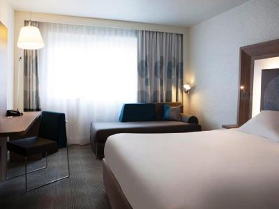 bedroom - hotel novotel fontainebleau ury - ury, france