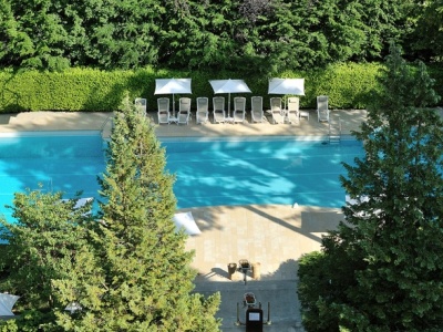 outdoor pool - hotel grand hotel domaine de divonne - divonne les bains, france