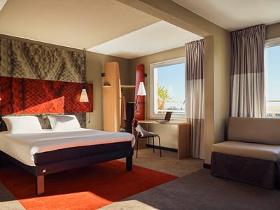 bedroom 3 - hotel ibis la ciotat - la ciotat, france