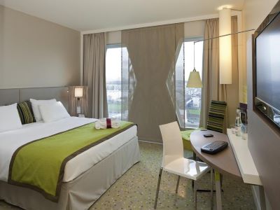 bedroom 1 - hotel mercure paris orly rungis - rungis, france