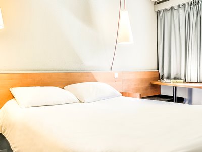bedroom 1 - hotel ibis salon-de-provence south - salon de provence, france