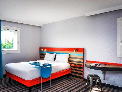 bedroom - hotel ibis styles antony paris sud - orly, france