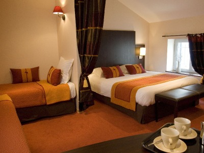 bedroom 1 - hotel best western plaisance - villefranche sur saone, france