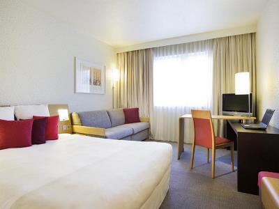 bedroom 4 - hotel novotel evry courcouronnes - evry, france