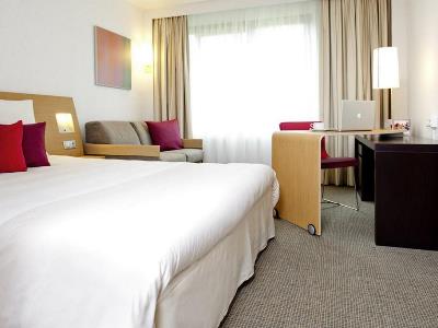 bedroom 6 - hotel novotel evry courcouronnes - evry, france