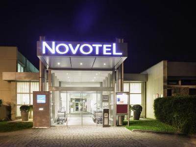 exterior view - hotel novotel evry courcouronnes - evry, france