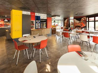 restaurant 1 - hotel ibis evry-courcouronnes - evry, france
