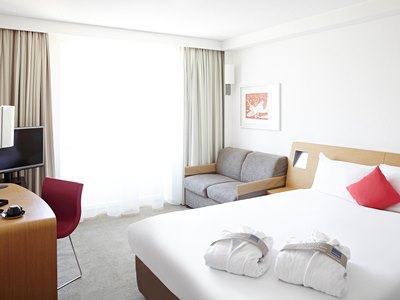 bedroom - hotel novotel valenciennes - valenciennes, france