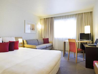 bedroom 1 - hotel novotel chateau de maffliers - maffliers, france