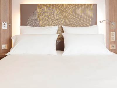 bedroom 2 - hotel novotel paris rueil malmaison - rueil malmaison, france