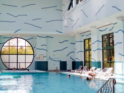 indoor pool - hotel disney's hotel new york - marne la vallee, france