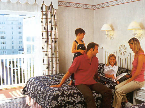 standard bedroom - hotel disney newport bay club - marne la vallee, france