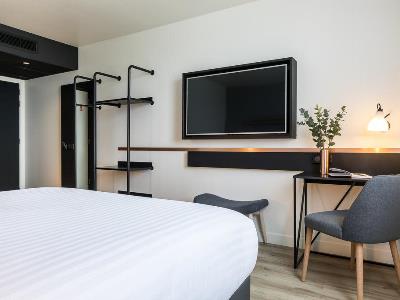 bedroom 1 - hotel mercure paris gennevilliers - gennevilliers, france