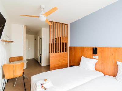 bedroom 1 - hotel ecla paris villejuif - villejuif, france