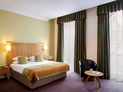 bedroom - hotel mercure warwickshire walton hall - walton-warwickshire, united kingdom