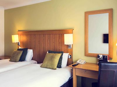 bedroom 3 - hotel mercure warwickshire walton hall - walton-warwickshire, united kingdom