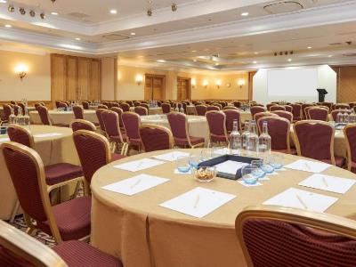 conference room - hotel doubletree by hilton oxford belfry - thame, united kingdom