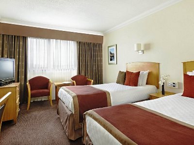 bedroom - hotel aberdeen altens - aberdeen, united kingdom