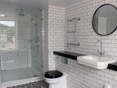 bathroom 1 - hotel hotel indigo bath - bath, united kingdom
