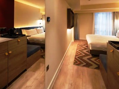 bedroom 1 - hotel hampton by hilton bath city - bath, united kingdom