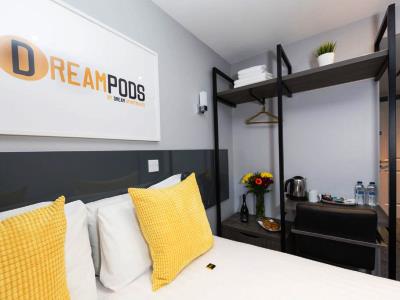 bedroom - hotel dream pods - belfast-n.irl, united kingdom