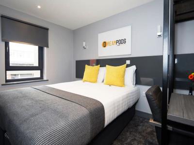 bedroom 1 - hotel dream pods - belfast-n.irl, united kingdom