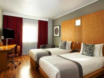 bedroom 2 - hotel ramada by wyndham belfast city centre - belfast-n.irl, united kingdom