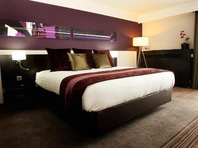 bedroom - hotel crowne plaza birmingham city centre - birmingham, united kingdom