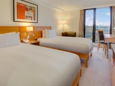 bedroom 4 - hotel hilton birmingham metropole - birmingham, united kingdom