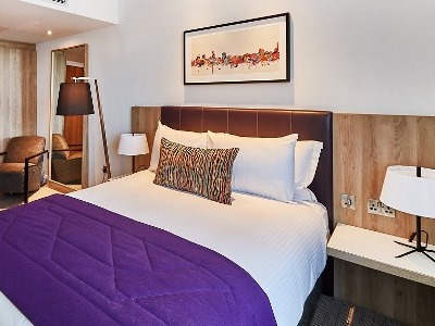 deluxe room - hotel park regis - birmingham, united kingdom