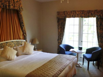 bedroom - hotel brook marston farm - birmingham, united kingdom