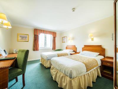 bedroom 1 - hotel arden hotel and leisure club - birmingham, united kingdom