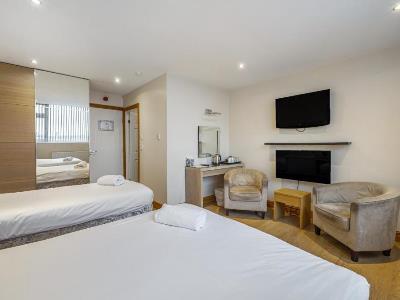 bedroom 3 - hotel bluewaters hotel - blackpool, united kingdom