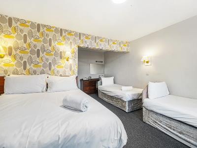bedroom 7 - hotel bluewaters hotel - blackpool, united kingdom