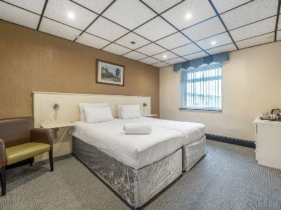 bedroom 2 - hotel bluewaters hotel - blackpool, united kingdom