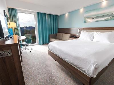 bedroom - hotel hampton by hilton bournemouth - bournemouth, united kingdom