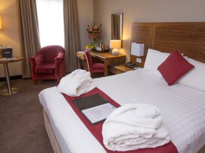 bedroom 1 - hotel cedar court hotel bradford - bradford, united kingdom