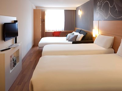 bedroom 3 - hotel ibis brighton city centre - station - brighton, united kingdom