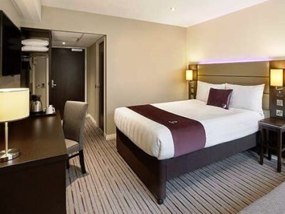 bedroom - hotel premier inn brighton city centre - brighton, united kingdom