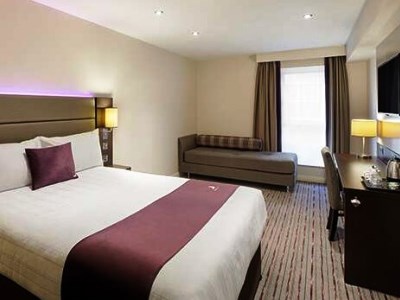 bedroom 1 - hotel premier inn brighton city centre - brighton, united kingdom