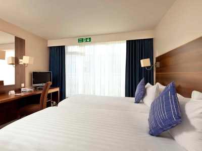 bedroom 2 - hotel mercure brighton seafront - brighton, united kingdom