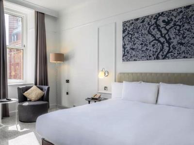 bedroom 2 - hotel doubletree by hilton brighton metropole - brighton, united kingdom
