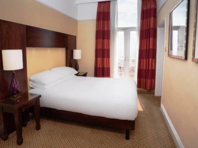 bedroom 3 - hotel doubletree by hilton brighton metropole - brighton, united kingdom